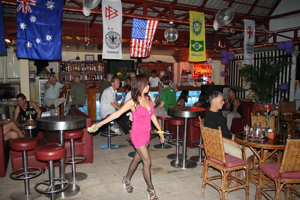 Golden Rooster Hotel Sihanoukville Esterno foto