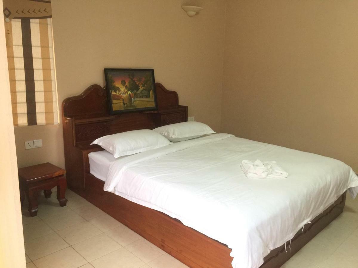 Golden Rooster Hotel Sihanoukville Esterno foto