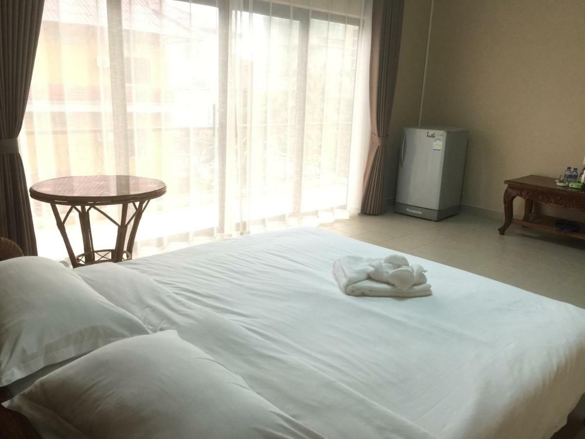 Golden Rooster Hotel Sihanoukville Esterno foto